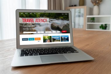 Model arama ve seyahat planlama için internet sitesi uçuş, otel ve tur rezervasyonları için anlaşma ve paket sunuyor