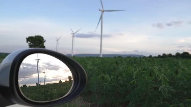 Conceito Progressivo Infraestrutura Energética Futura Turbina Eólica Refletida Espelho Lateral — Vídeo de Stock
