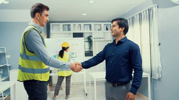 Engineer Protective Vest Handshake Investor His Office Successful Meeting Employee — Stok fotoğraf