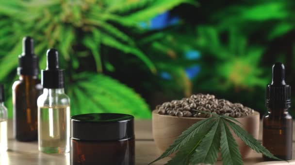 Producto Cosmético Natural Para Cuidado Piel Producido Laboratorio Legalizado Cannabis — Vídeos de Stock