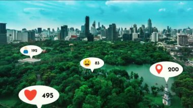 Sosyal medya simgeleri, sosyal ağ uygulama platformu üzerinden insanların karşılıklı bağlantılarını gösteriyor. Çevrimiçi toplum ve sosyal medya pazarlama stratejisi kavramı .