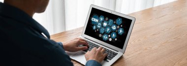 CRM işletme ve işletme için modern bilgisayarda müşteri ilişkileri yönetim sistemi