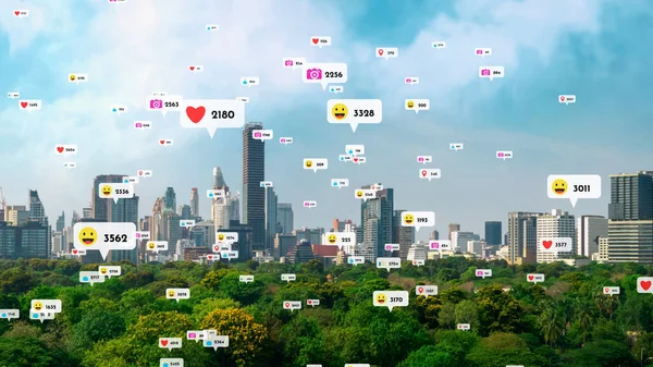 Közösségi Média Ikonok Repül Város Felett Belváros Mutatja Emberek Viszonosság — Stock Fotó