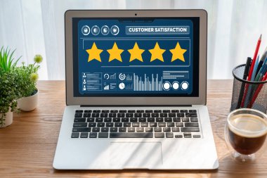 Pazarlama stratejisi planlaması için modem yazılım bilgisayarında müşteri memnuniyeti ve değerlendirme analizi