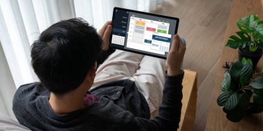 İnternet sitesindeki modish regrition için çevrimiçi aplikasyon rezervasyon takvimi