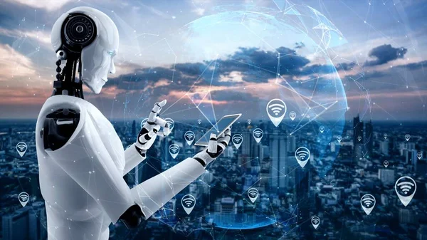 Hominoid Robotów Używać Telefonu Komórkowego Lub Tabletu Globalnego Połączenia Sieciowego — Zdjęcie stockowe