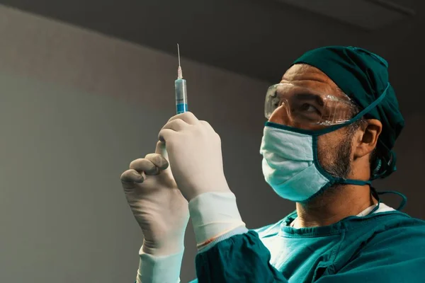 Seringue Remplissage Chirurgien Flacon Médical Pour Une Intervention Chirurgicale Salle — Photo