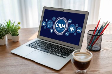 CRM işletme ve işletme için modern bilgisayarda müşteri ilişkileri yönetim sistemi