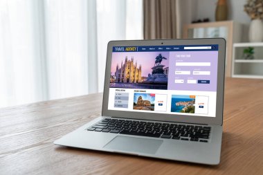 Model arama ve seyahat planlama için internet sitesi uçuş, otel ve tur rezervasyonları için anlaşma ve paket sunuyor
