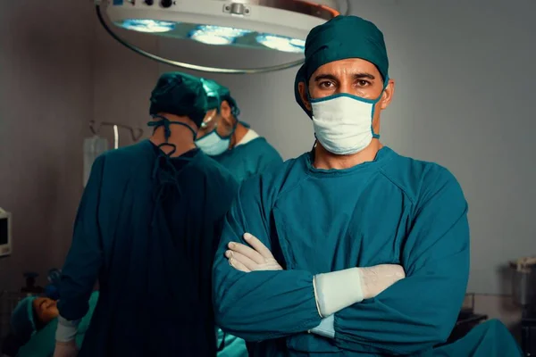 Portrait Chef Équipe Chirurgicale Salle Opération Stérile Avec Son Équipe — Photo