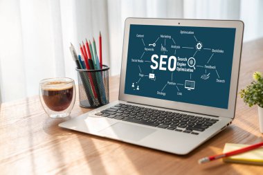 Model e-ticaret için SEO arama motoru optimizasyonu ve bilgisayar ekranında gösterilen çevrimiçi perakende işi
