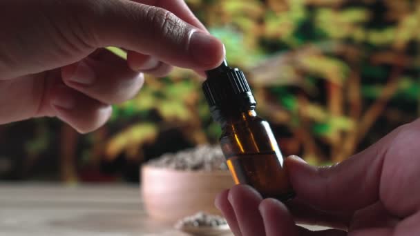 Hand Pressure Pipette Cbd Oil Falls Bottle Legalized Cannabis Oil — Stock Video