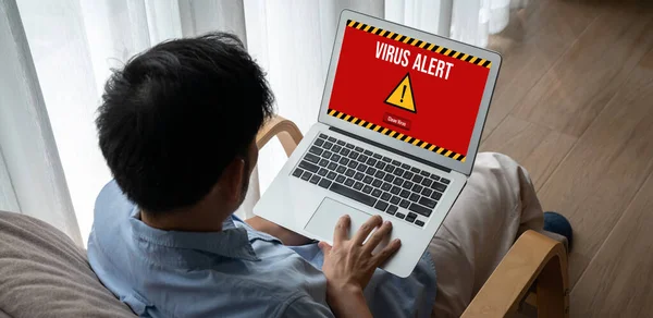 Alarm Przed Wirusami Ekranie Komputera Wykryto Modish Cyberzagrożenia Haker Wirus — Zdjęcie stockowe