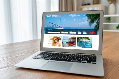 Model arama ve seyahat planlama için internet sitesi uçuş, otel ve tur rezervasyonları için anlaşma ve paket sunuyor