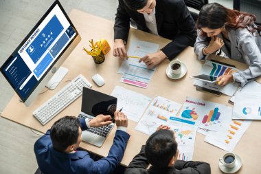 Şirket işleri için mod bilgisayar yazılımının müşteri deneyimi ve gözden geçirme analizi