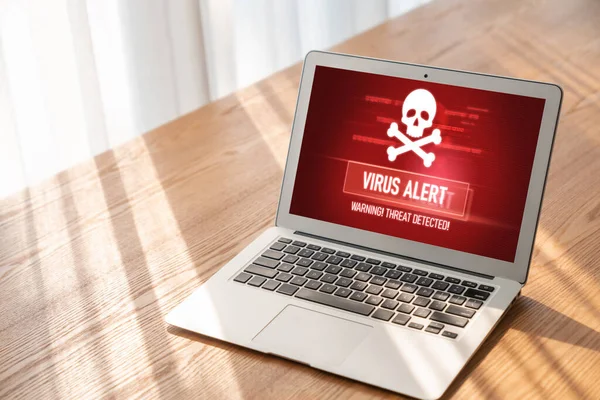 Varování Před Viry Obrazovce Počítače Odhalilo Modish Cyber Threat Hacker — Stock fotografie