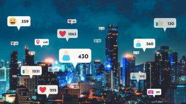 Sosyal medya simgeleri, sosyal ağ uygulama platformu üzerinden insanların karşılıklı bağlantılarını gösteriyor. Çevrimiçi toplum ve sosyal medya pazarlama stratejisi kavramı .