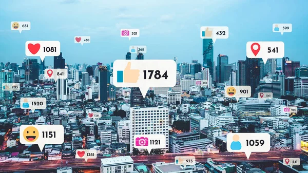 Sosyal Medya Simgeleri Sosyal Uygulama Platformu Üzerinden Insanların Karşılıklı Bağlantılarını — Stok fotoğraf
