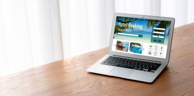 Çevrimiçi otel konaklama rezervasyon sitesi mod rezervasyon sistemi sağlar. Seyahat teknolojisi kavramı .