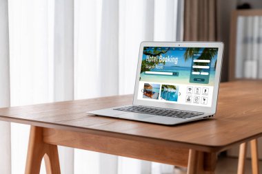 Çevrimiçi otel konaklama rezervasyon sitesi mod rezervasyon sistemi sağlar. Seyahat teknolojisi kavramı .