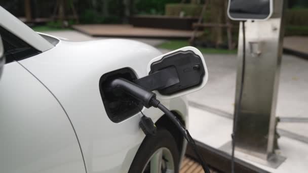 Progressive Sustainability Energy Concept Electric Car Parking Recharging Next Home — Stock Video