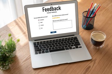 Müşteri geribildirim ve şirket işleri için mod bilgisayar yazılımı analizi