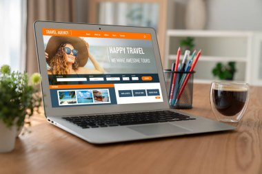 Model arama ve seyahat planlama için internet sitesi uçuş, otel ve tur rezervasyonları için anlaşma ve paket sunuyor