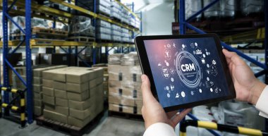 CRM işletme ve işletme için modern bilgisayarda müşteri ilişkileri yönetim sistemi