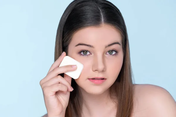 Facial Cosmetic Makeup Concept Portrait Young Charming Girl Applying Dry — Stockfoto