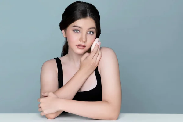 Facial Cosmetic Makeup Concept Closeup Portrait Young Charming Girl Applying — Stockfoto