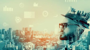 Gelecekteki bina inşaatı ve HUD hologram grafik tasarımı ile yaratıcı mühendislik projesi konsepti. İnşaat mühendisi, mimar ya da inşaat işçisi modern sivil teknoloji ile çalışıyor..