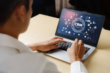 CRM işletme ve işletme için modern bilgisayarda müşteri ilişkileri yönetim sistemi