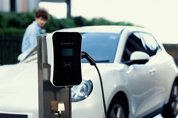 Progressive Eco Friendly Concept Focus Parking Car Public Electric Powered — Fotografia de Stock