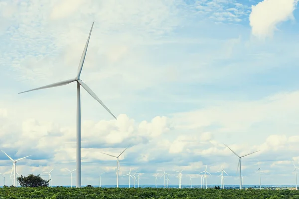 Progresivní Způsob Využití Větru Jako Obnovitelného Zdroje Energie Napájení Moderního — Stock fotografie