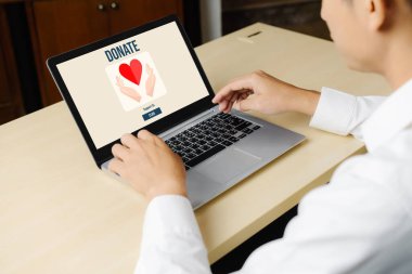 Çevrimiçi bağışta bulunma platformu insanlara internet üzerinden transfer etmeleri için modem para gönderme sistemi sunuyor