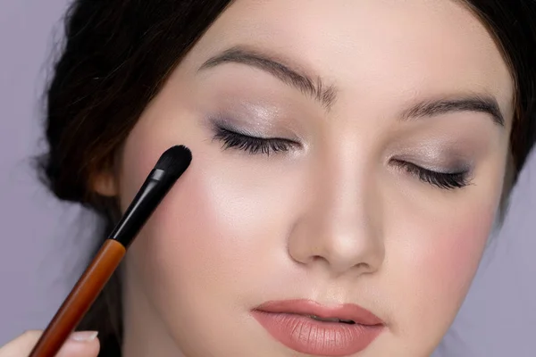 Closeup Beautiful Young Charming Girl Perfect Skin Applying Eye Makeup — Stockfoto
