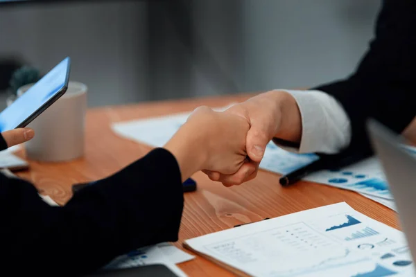 Focus Handshake Businessman Formal Wear Meeting Room Successful Agreement Deal — 图库照片
