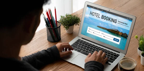 Online Κρατήσεις Ξενοδοχείων Ιστοσελίδα Παρέχει Modish Σύστημα Κρατήσεων Έννοια Ταξιδιωτικής — Φωτογραφία Αρχείου