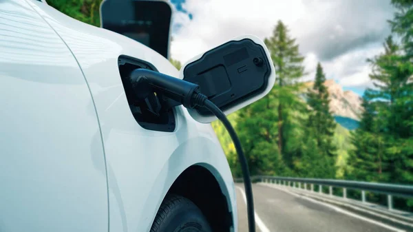 Postępowa Kampania Rzecz Zwiększenia Świadomości Ekologicznej Samochodów Elektrycznych Zasilanych Energią — Zdjęcie stockowe