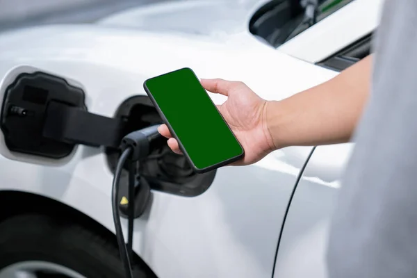 Mockup Phone Green Screen Display Energy Status Electric Vehicle Connected — Stock Photo, Image
