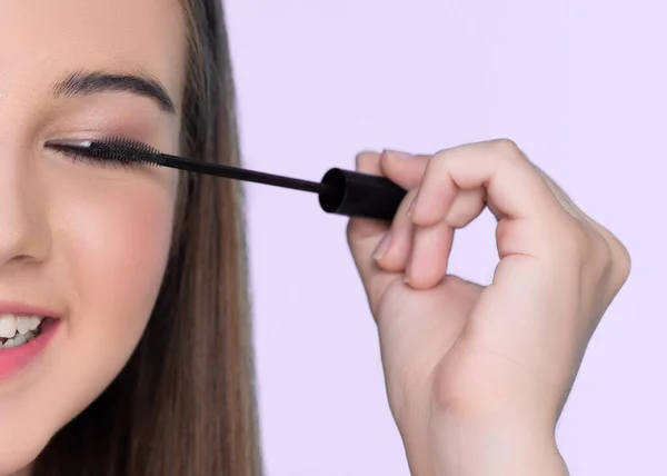 Closeup Portrait Young Charming Applying Makeup Eyeshadow Her Face Brush — Stockfoto