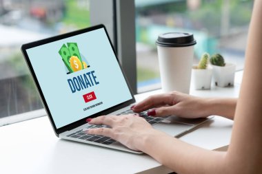 Çevrimiçi bağışta bulunma platformu insanlara internet üzerinden transfer etmeleri için modem para gönderme sistemi sunuyor