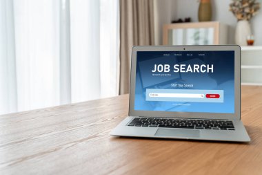 Çalışanların işe alım İnternet ağındaki iş fırsatlarını araması için mod web sitesinde online iş araması