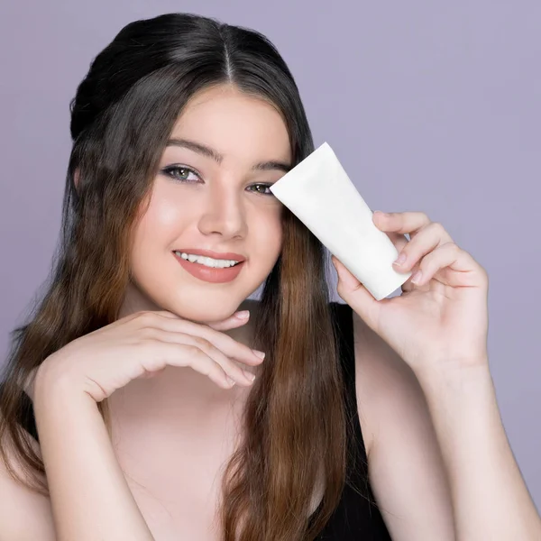 Young Charming Girl Hold Mockup Moisturizer Skincare Cream Tube Container — Stockfoto