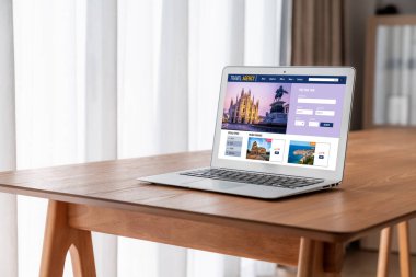 Model arama ve seyahat planlama için internet sitesi uçuş, otel ve tur rezervasyonları için anlaşma ve paket sunuyor