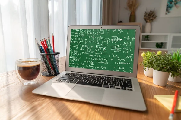 Математические Уравнения Модная Формула Экране Компьютера Показывающая Концепцию Науки Образования — стоковое фото