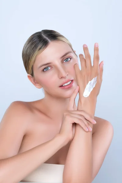 Alluring Beautiful Woman Applying Moisturizer Cream Her Hand Perfect Skincare — Fotografia de Stock
