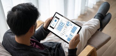 Model mobil uygulama ve web sitesi için UX UI tasarım süreci. Profesyonel uygulama geliştiricisi için kablo grafiğinin yaratıcı prototipi .