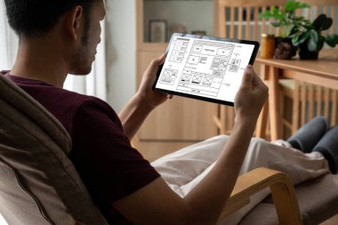 Web sitesi tasarım yazılımı çevrimiçi perakende ticaret ve e-ticaret için model şablonu sağlar