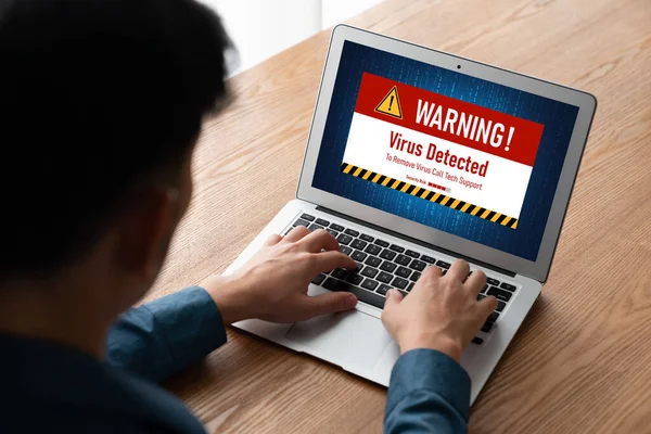Varování Před Viry Obrazovce Počítače Odhalilo Modish Cyber Threat Hacker — Stock fotografie